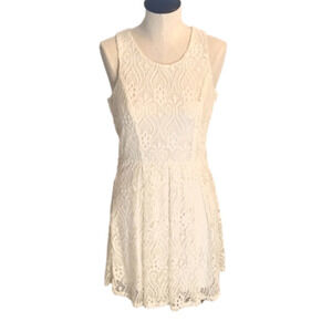 𝅺NWT Juniors Small Ivory/cream lace dress by Love Tree Los Angeles